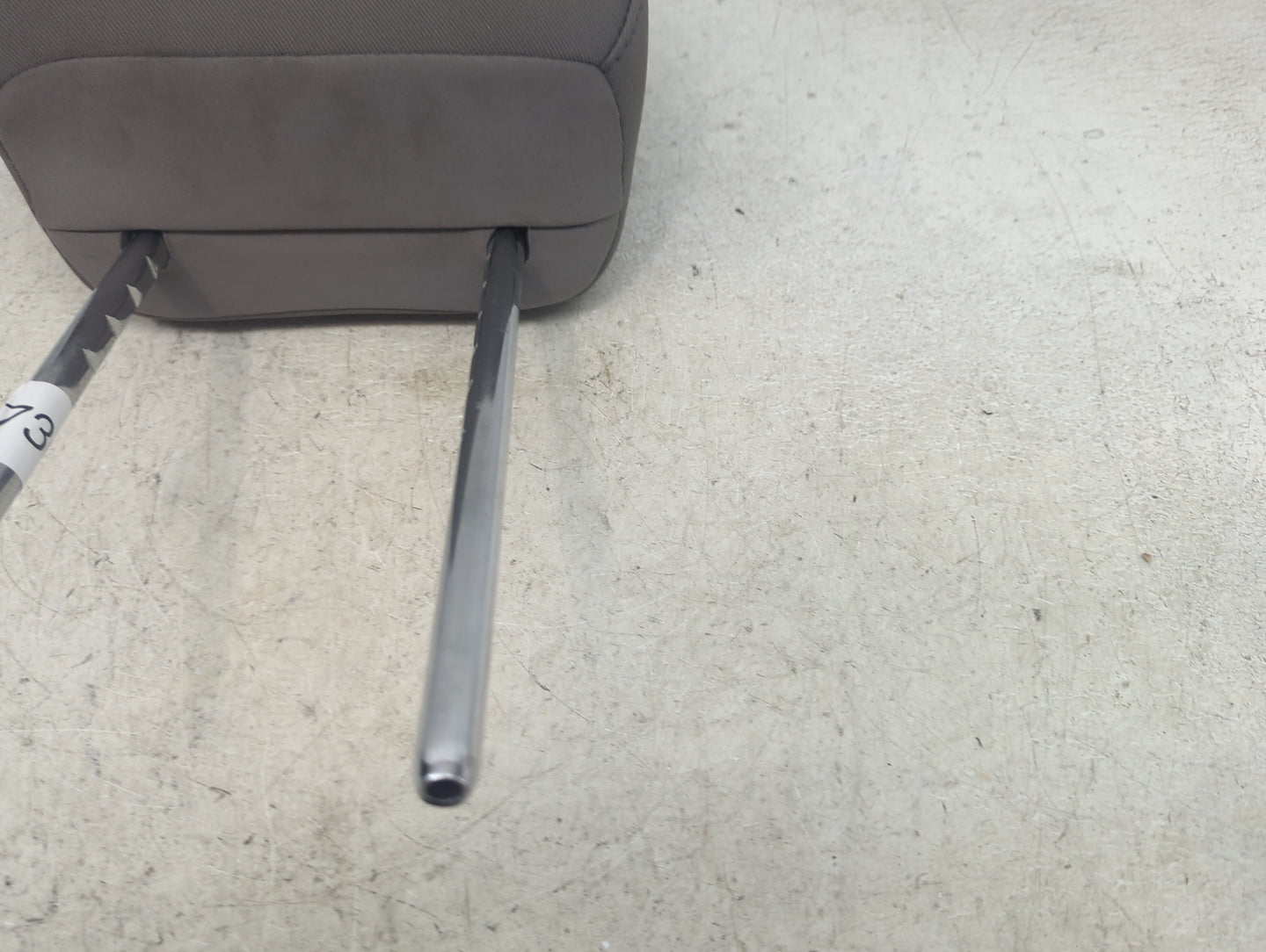 2018 Hyundai Elantra Headrest Head Rest Front Driver Seat Gray 1473014 - Oemusedautoparts1.com
