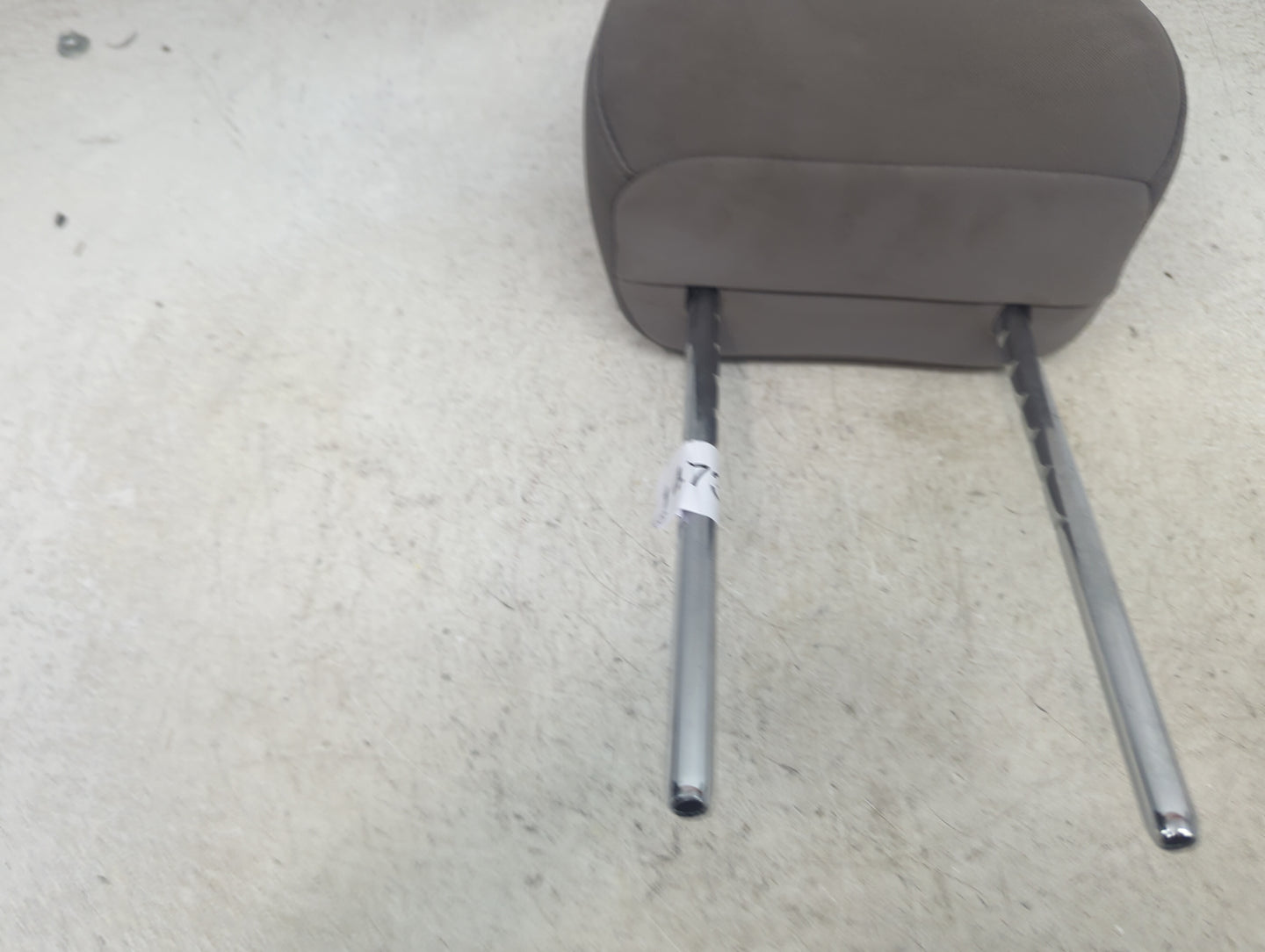 2018 Hyundai Elantra Headrest Head Rest Front Driver Seat Gray 1473014 - Oemusedautoparts1.com