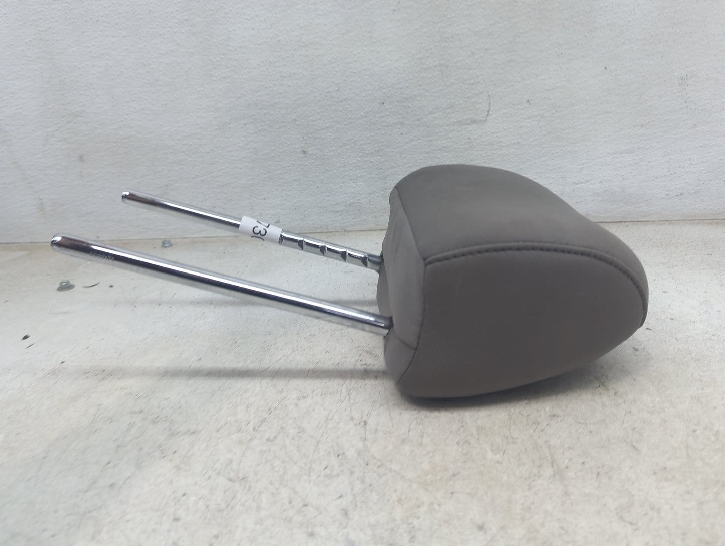 2018 Hyundai Elantra Headrest Head Rest Front Driver Seat Gray 1473014 - Oemusedautoparts1.com