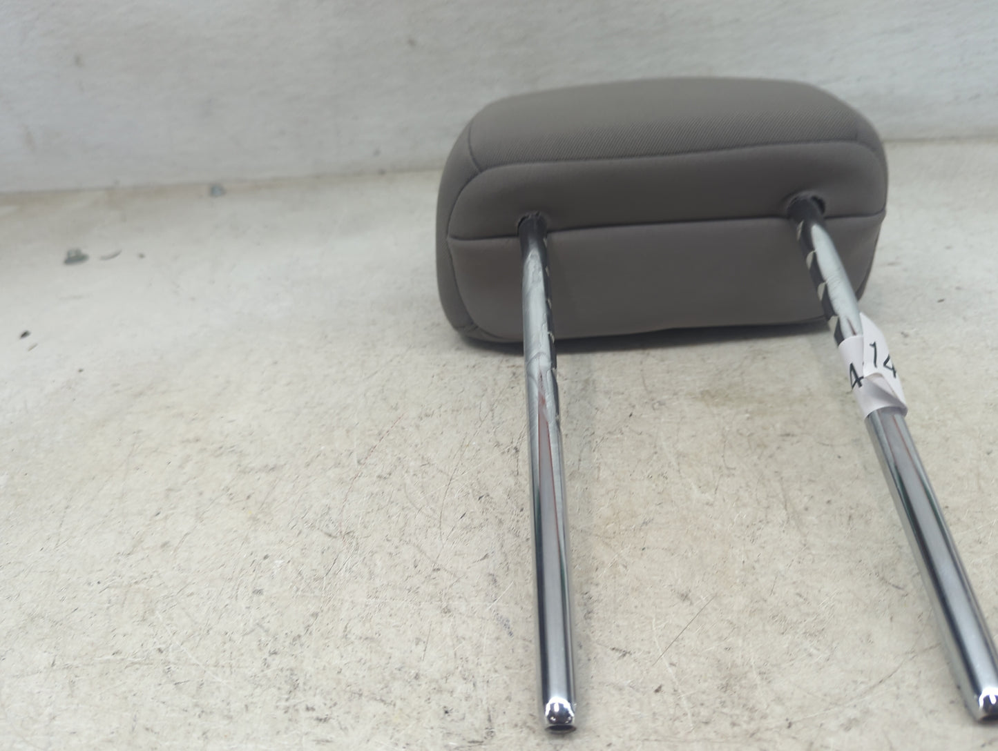 2018 Hyundai Elantra Headrest Head Rest Front Driver Seat Gray 1473048 - Oemusedautoparts1.com