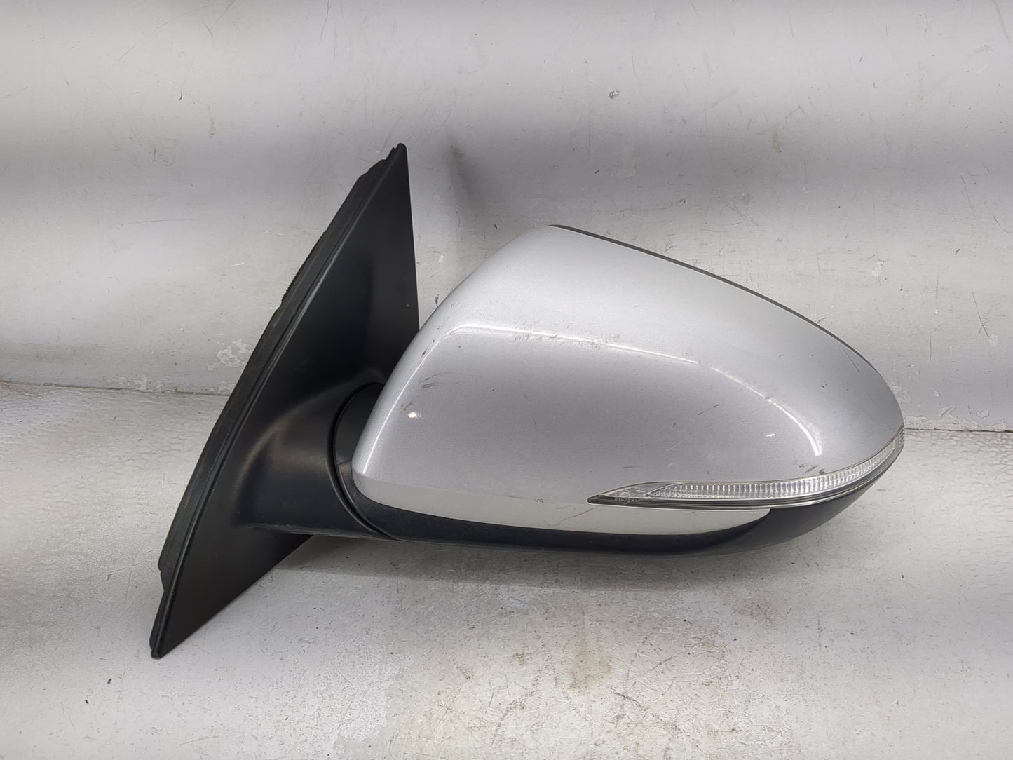 2018-2020 Hyundai Elantra Driver Side View Mirror - Left Door Mirror OEM Used - Oemusedautoparts1.com