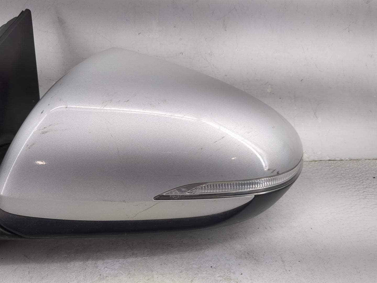 2018-2020 Hyundai Elantra Driver Side View Mirror - Left Door Mirror OEM Used - Oemusedautoparts1.com