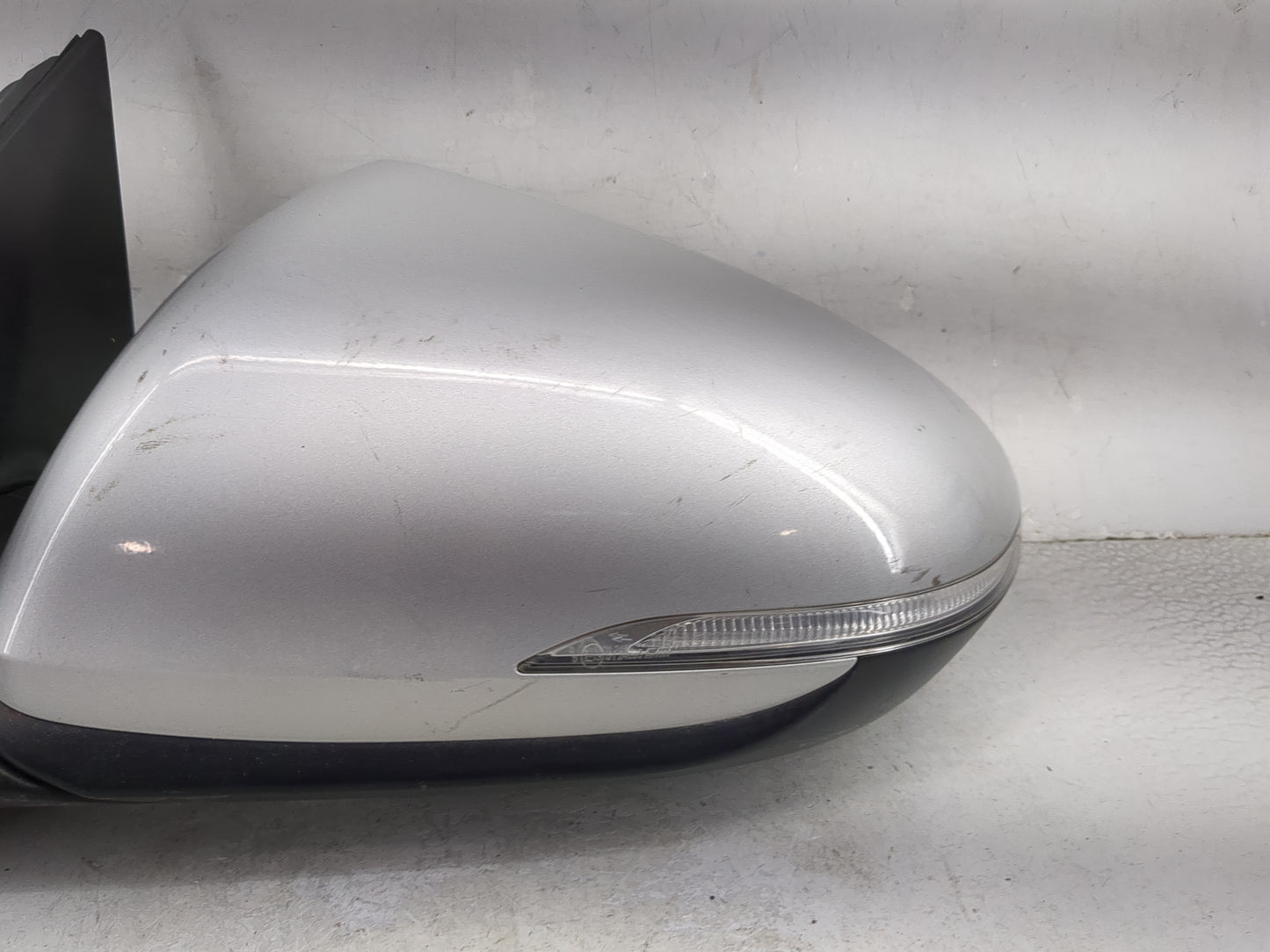 2018-2020 Hyundai Elantra Driver Side View Mirror - Left Door Mirror OEM Used - Oemusedautoparts1.com