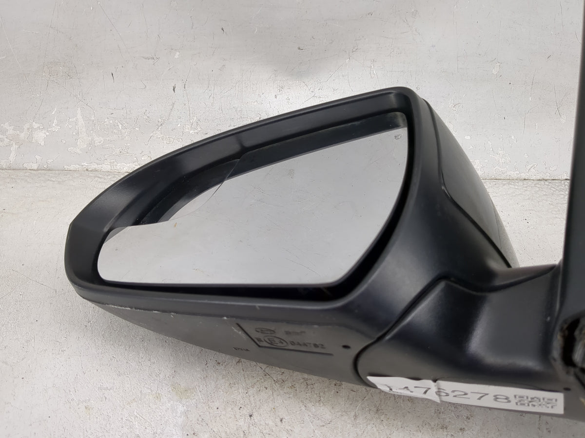 2017-2020 Hyundai Elantra Driver Side View Mirror - Left Door Mirror OEM Used - Oemusedautoparts1.com