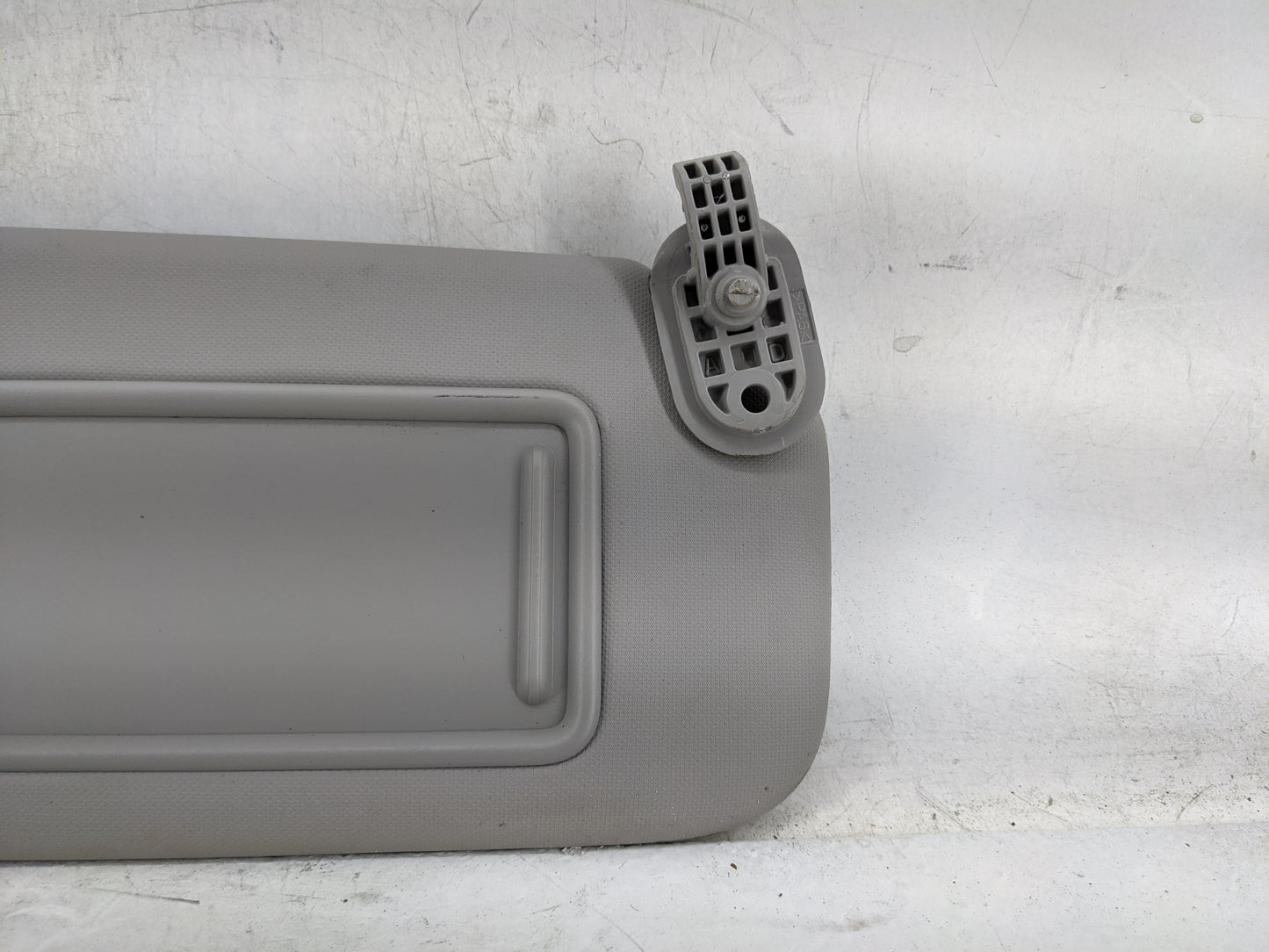 2017-2020 Hyundai Elantra Sun Visor Shade Replacement Passenger Right Mirror Fits Fits 2017 2018 2019 2020 OEM Used Auto Par