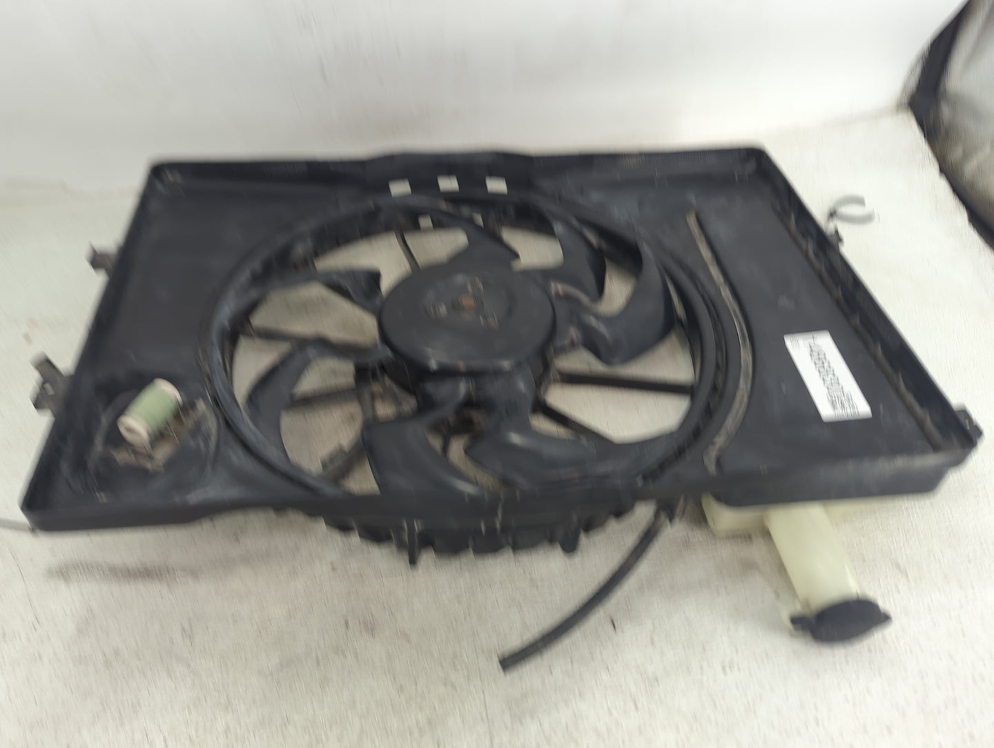 2017-2018 Hyundai Elantra Electric Radiator Cooling Fan Motor Assembly Fits Fits 2017 2018 OEM Used Auto Parts - Oemusedauto