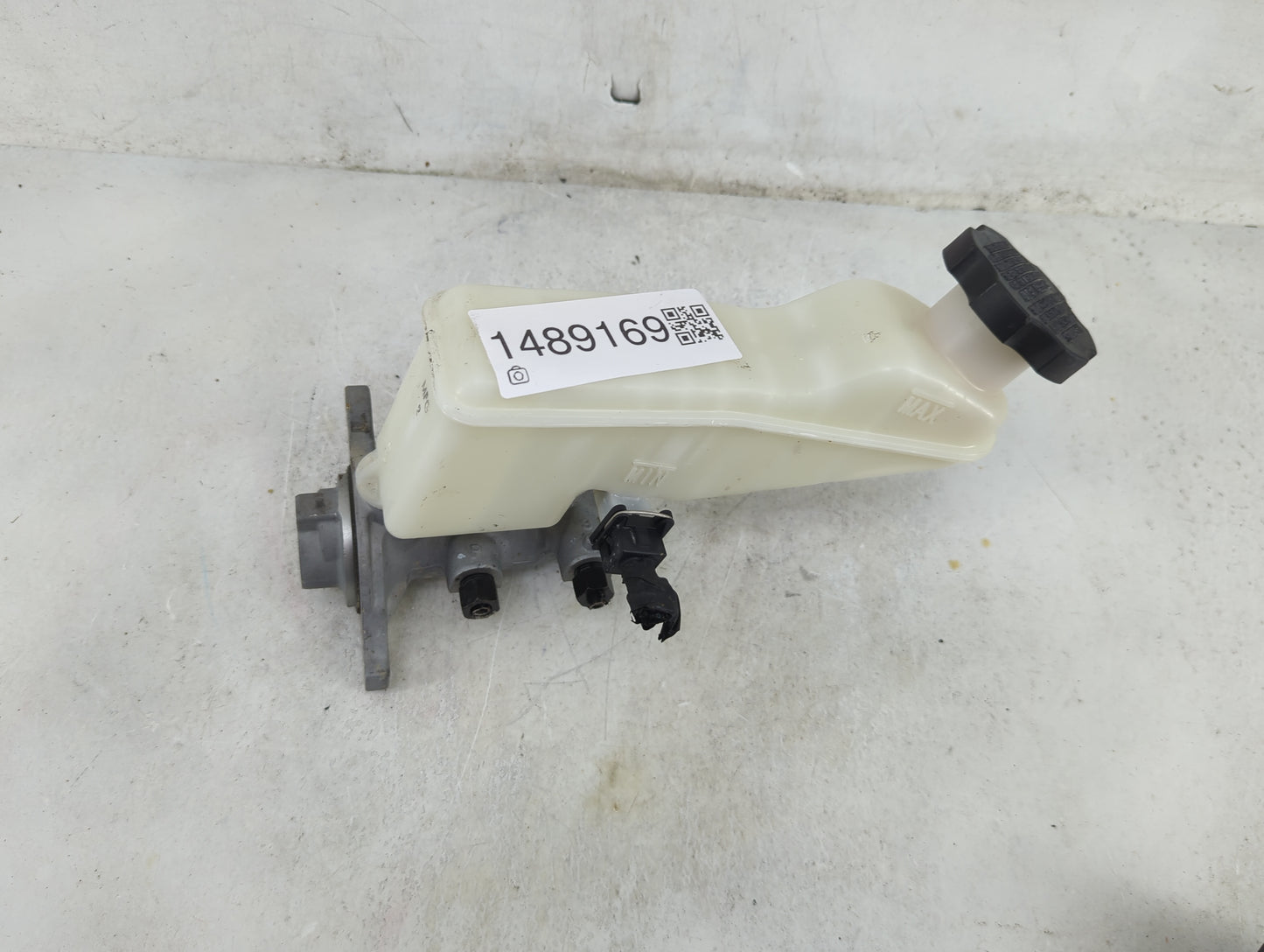 2017-2019 Hyundai Elantra Brake Master Cylinder 1489169 - Oemusedautoparts1.com
