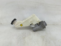2017-2019 Hyundai Elantra Brake Master Cylinder 1489169 - Oemusedautoparts1.com