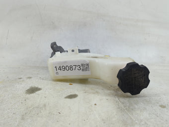 compare product 2017-2019 Hyundai Elantra Brake Master Cylinder 1490873