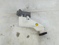 2017-2019 Hyundai Elantra Brake Master Cylinder 1490873 - Oemusedautoparts1.com