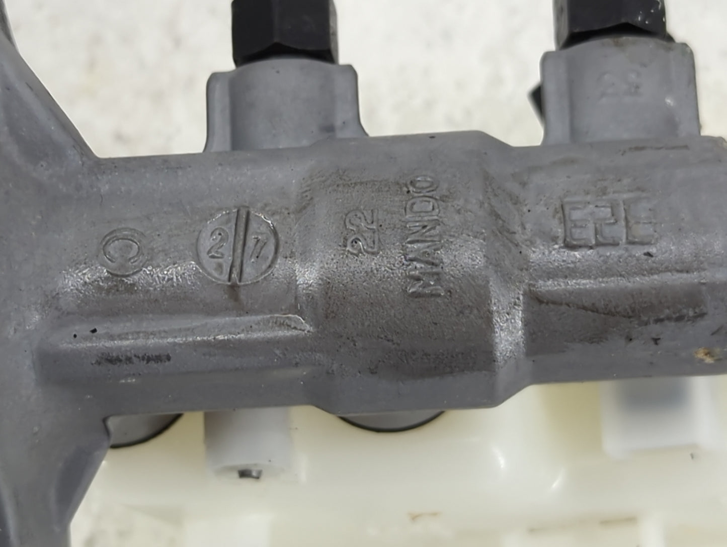 2017-2019 Hyundai Elantra Brake Master Cylinder 1490873 - Oemusedautoparts1.com