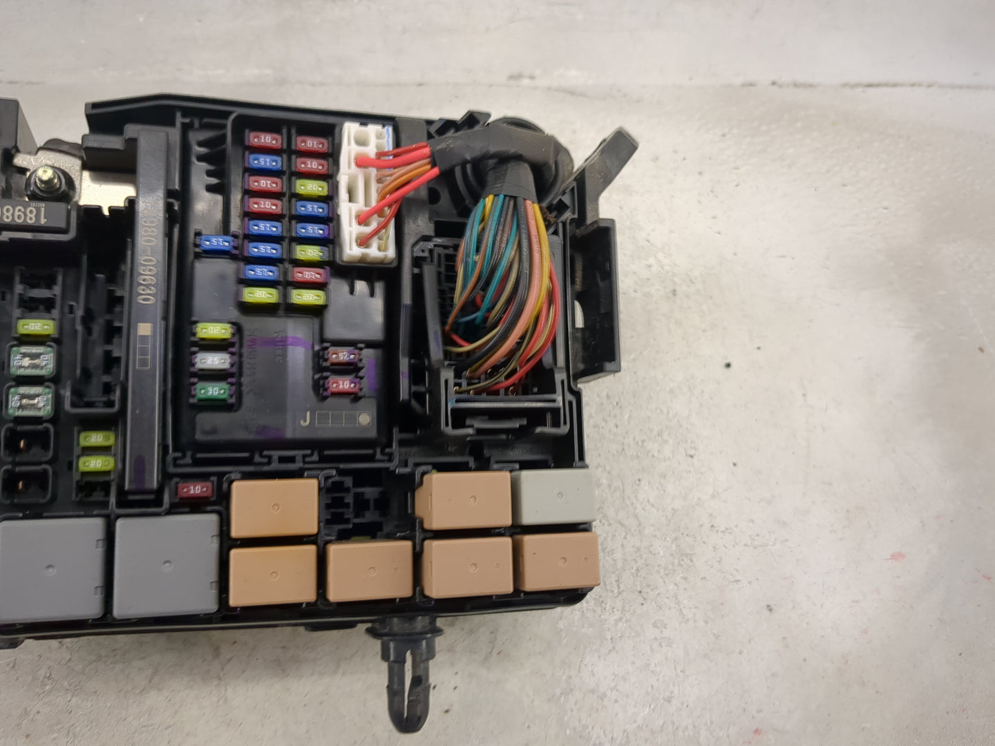 2018 Hyundai Elantra Fusebox Fuse Box Panel Relay Module P/N:18980-09625 18980-09630, 1802270039 Fits OEM Used Auto Parts - 