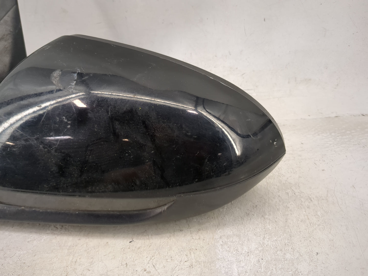 2017-2020 Hyundai Elantra Driver Side View Mirror - Left Door Mirror OEM Used - Oemusedautoparts1.com