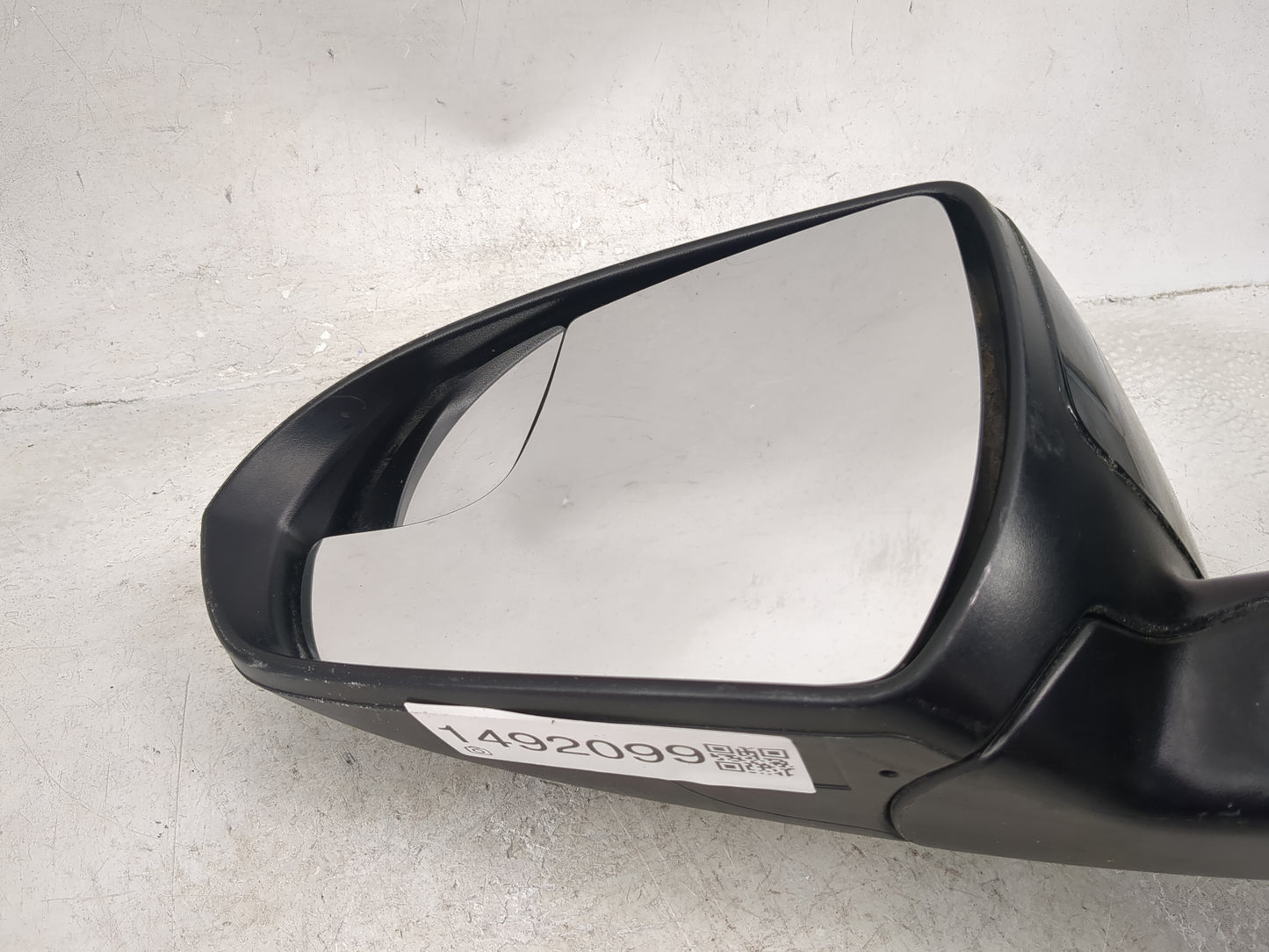 2017-2020 Hyundai Elantra Driver Side View Mirror - Left Door Mirror OEM Used - Oemusedautoparts1.com