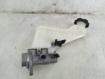 compare product 2017-2019 Hyundai Elantra Brake Master Cylinder 1492346