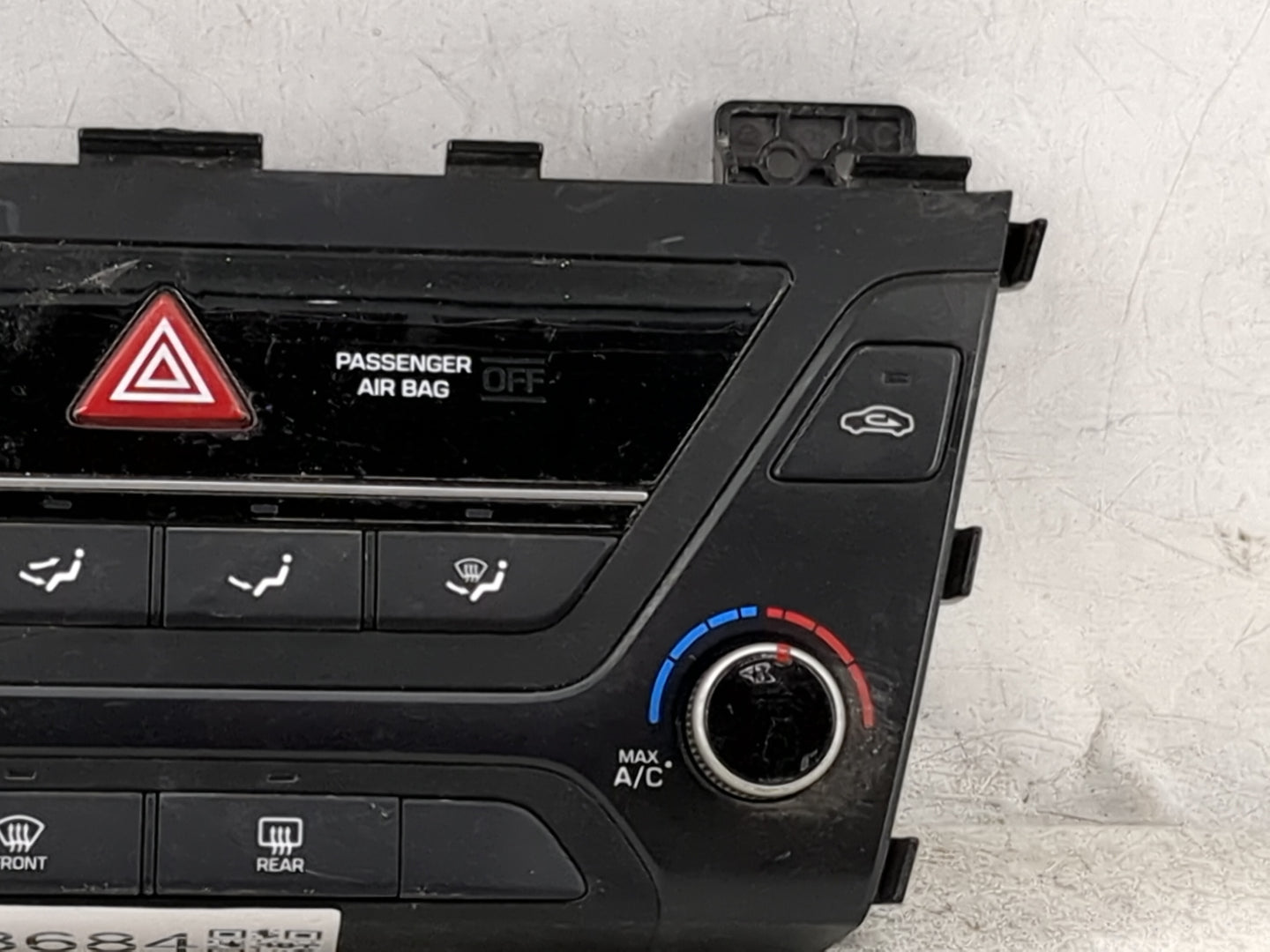 2017-2018 Hyundai Elantra Climate Control Module Temperature AC/Heater Replacement P/N:97250-F2XXX 97250-F2062KLX Fits OEM U