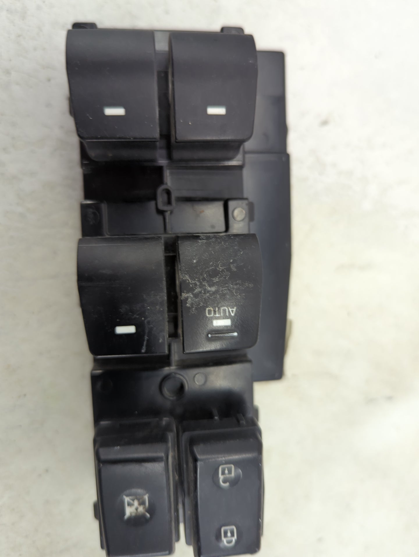 2018 Hyundai Elantra Master Power Window Switch Replacement Driver Side Left P/N:935704M Fits OEM Used Auto Parts - Oemuseda