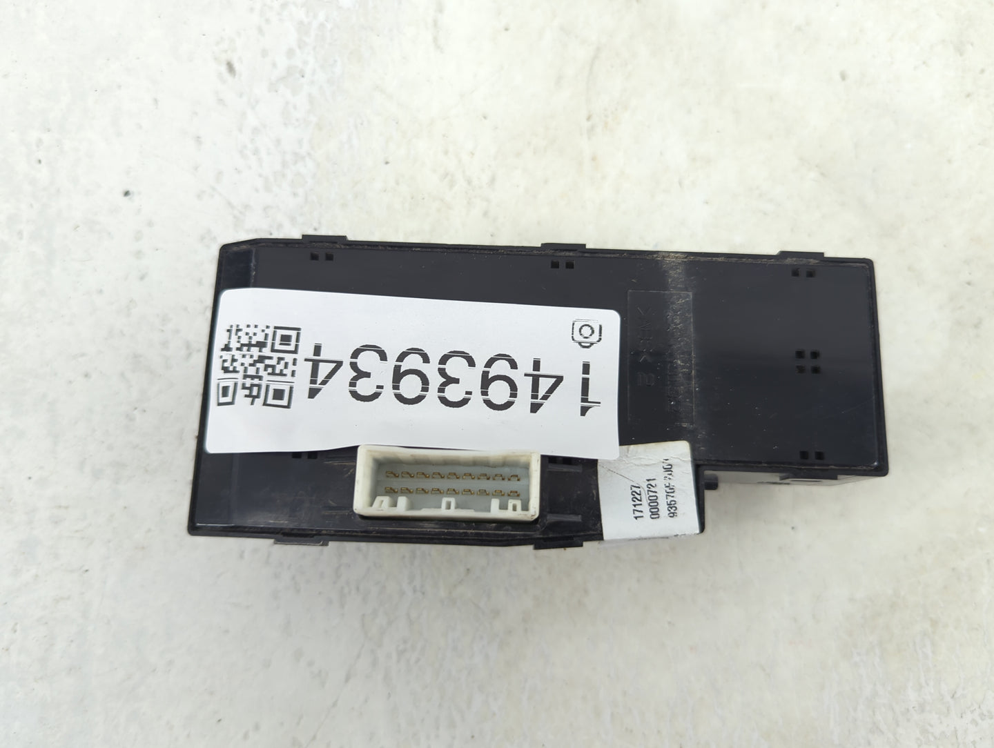 2018 Hyundai Elantra Master Power Window Switch Replacement Driver Side Left P/N:935704M Fits OEM Used Auto Parts - Oemuseda
