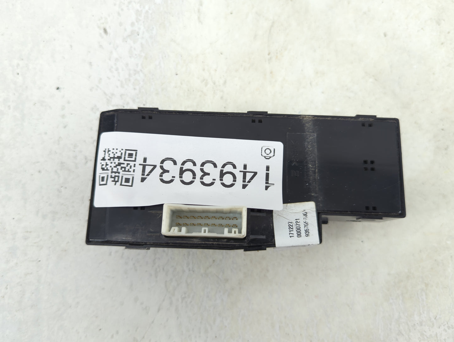 2018 Hyundai Elantra Master Power Window Switch Replacement Driver Side Left P/N:935704M Fits OEM Used Auto Parts - Oemuseda