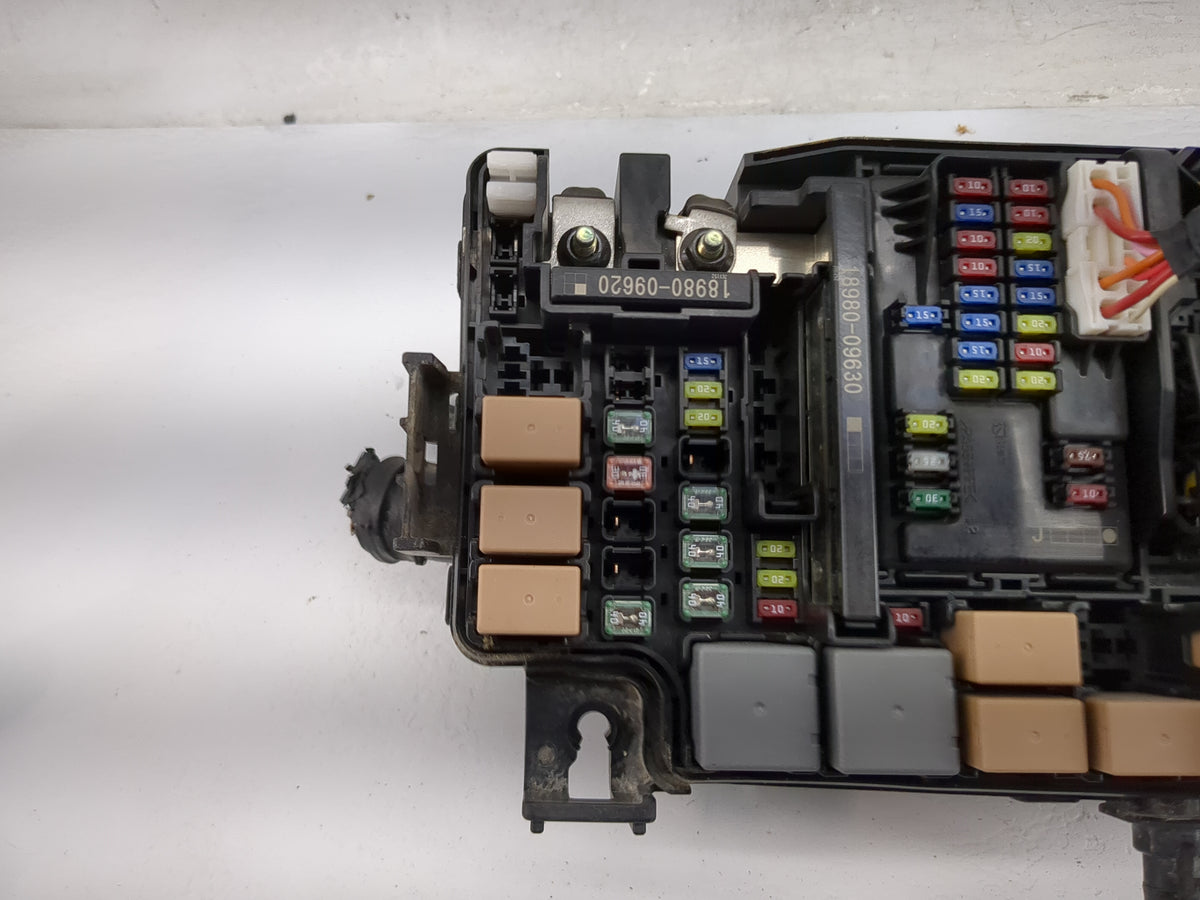2018 Hyundai Elantra Fusebox Fuse Box Panel Relay Module P/N:18980-09620 18980-09630, 91956-F202 Fits OEM Used Auto Parts - 