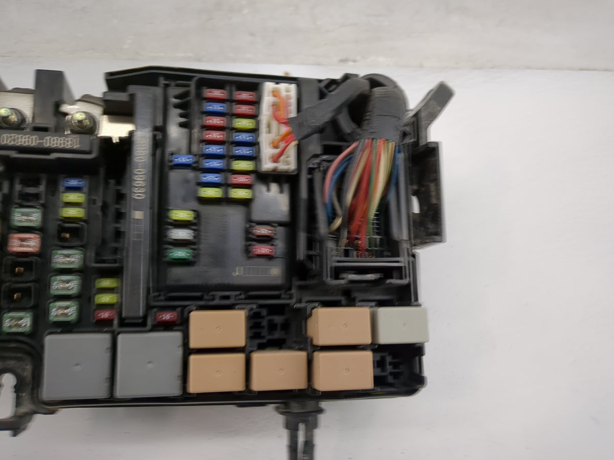2018 Hyundai Elantra Fusebox Fuse Box Panel Relay Module P/N:18980-09620 18980-09630, 91956-F202 Fits OEM Used Auto Parts - 