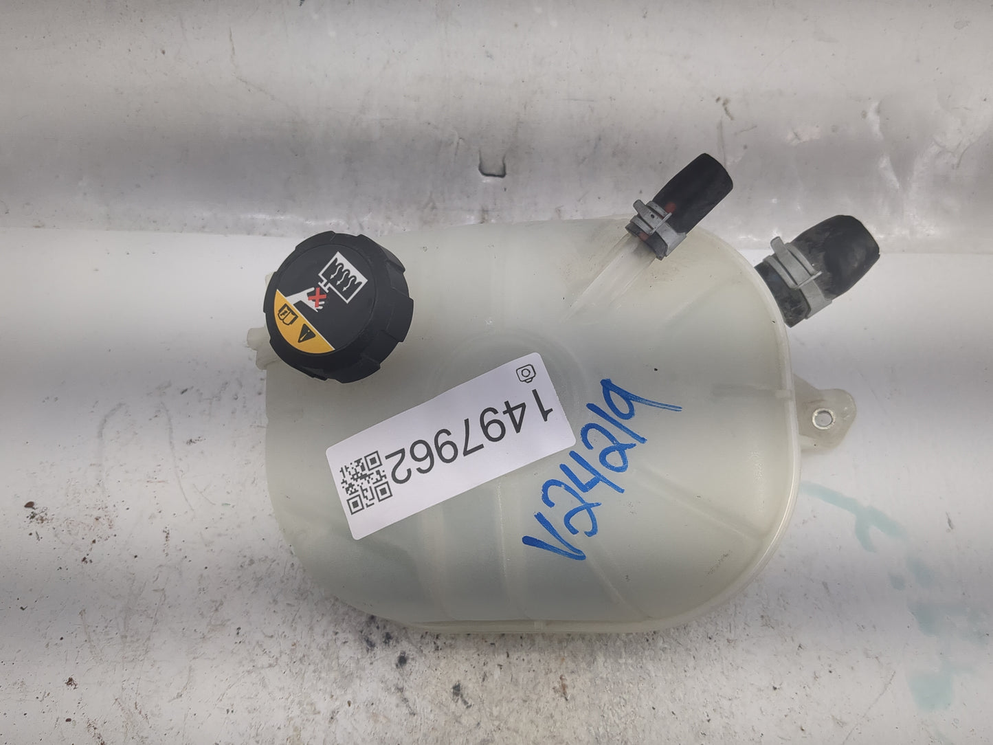 2017 Hyundai Elantra Radiator Coolant Overflow Expansion Tank Bottle - Oemusedautoparts1.com