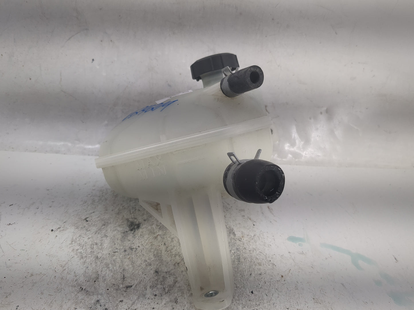 2017 Hyundai Elantra Radiator Coolant Overflow Expansion Tank Bottle - Oemusedautoparts1.com