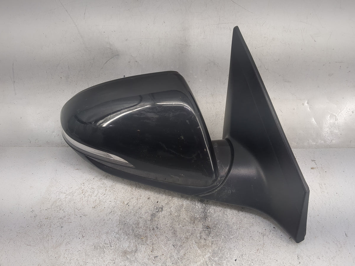 2017-2018 Hyundai Elantra Passenger Side View Mirror - Right Door Mirror OEM Used - Oemusedautoparts1.com