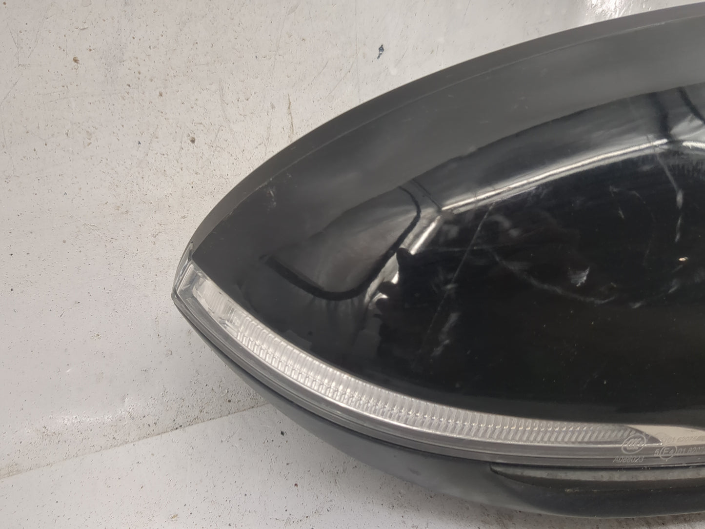 2017-2018 Hyundai Elantra Passenger Side View Mirror - Right Door Mirror OEM Used - Oemusedautoparts1.com