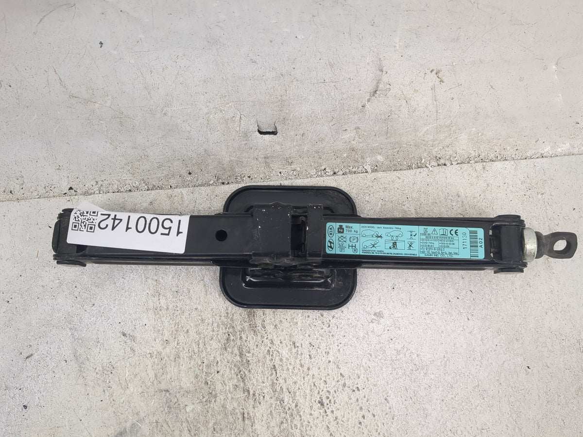 2018 Hyundai Elantra Spare Scissor Car Jack Black - Oemusedautoparts1.com