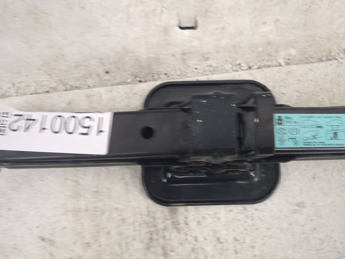 2018 Hyundai Elantra Spare Scissor Car Jack Black - Oemusedautoparts1.com