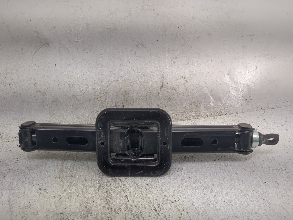 2018 Hyundai Elantra Spare Scissor Car Jack Black - Oemusedautoparts1.com