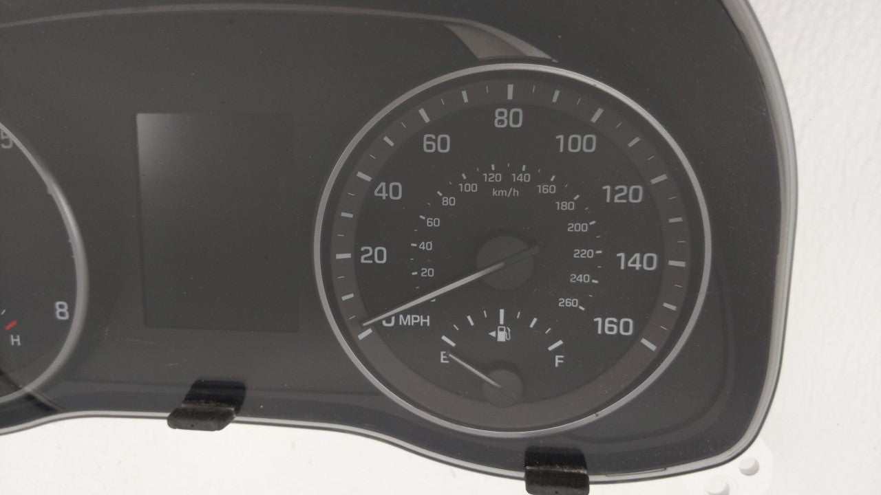 2017-2018 Hyundai Elantra Instrument Cluster Speedometer Gauges P/N:94001-F3011 94001-F3010 Fits Fits 2017 2018 OEM Used Aut