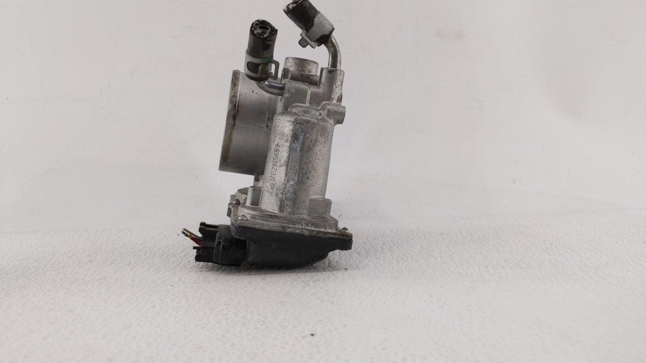 2011-2018 Hyundai Elantra Throttle Body P/N:35100-2E000 Fits Fits 2011 2012 2013 2014 2015 2016 2017 2018 2019 OEM Used Auto