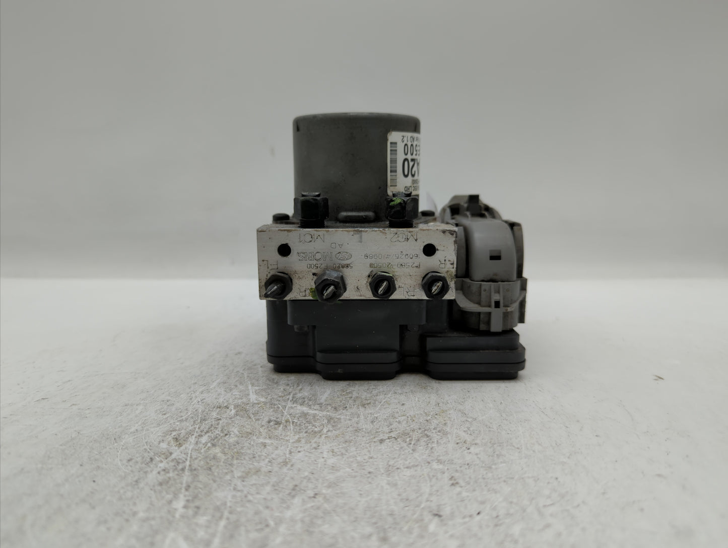 2017-2018 Hyundai Elantra ABS Pump Control Module Replacement P/N:58900-F2500 58920-F2500 Fits Fits 2017 2018 OEM Used Auto 