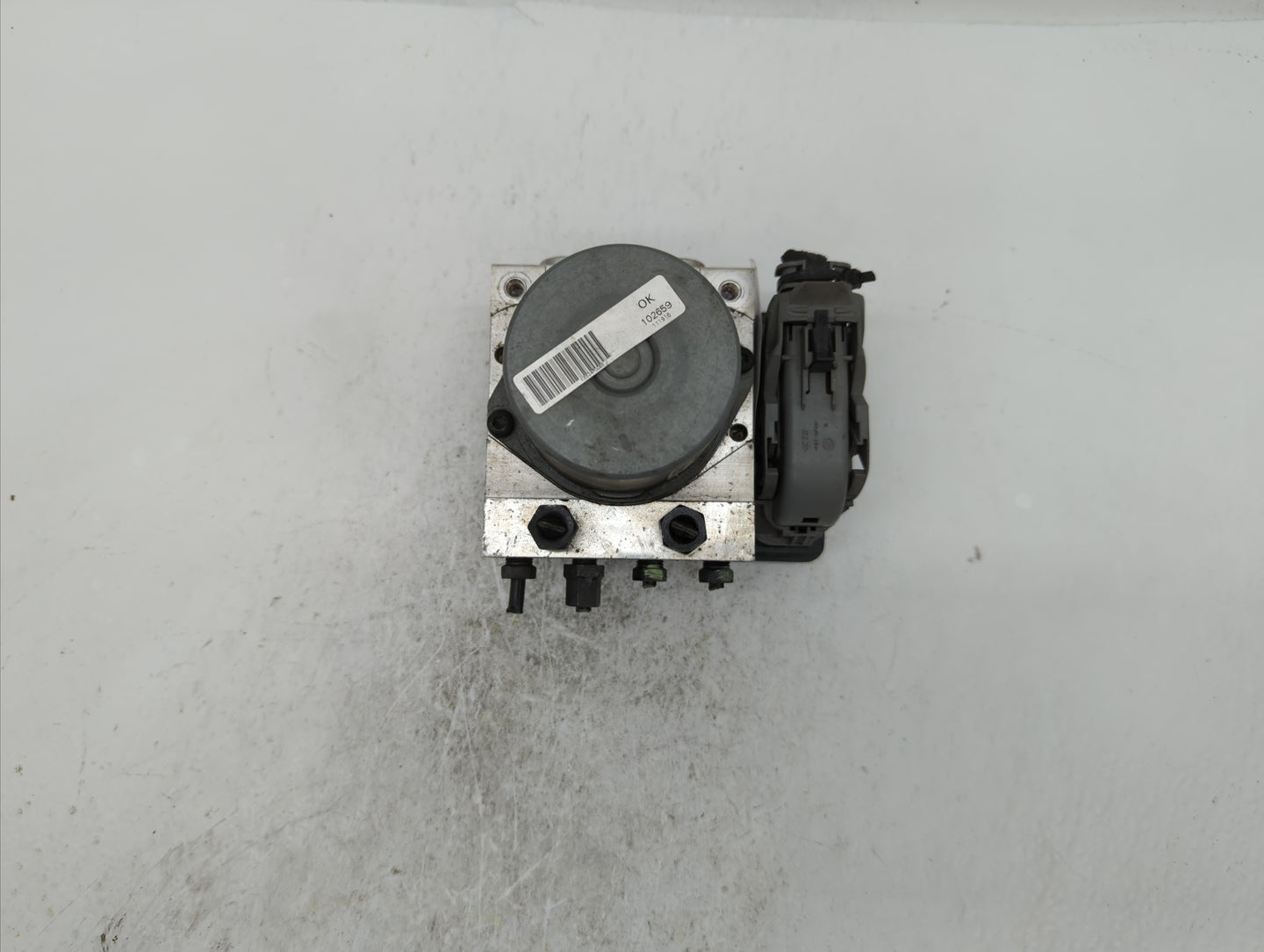 2017-2018 Hyundai Elantra ABS Pump Control Module Replacement P/N:58900-F2500 58920-F2500 Fits Fits 2017 2018 OEM Used Auto 
