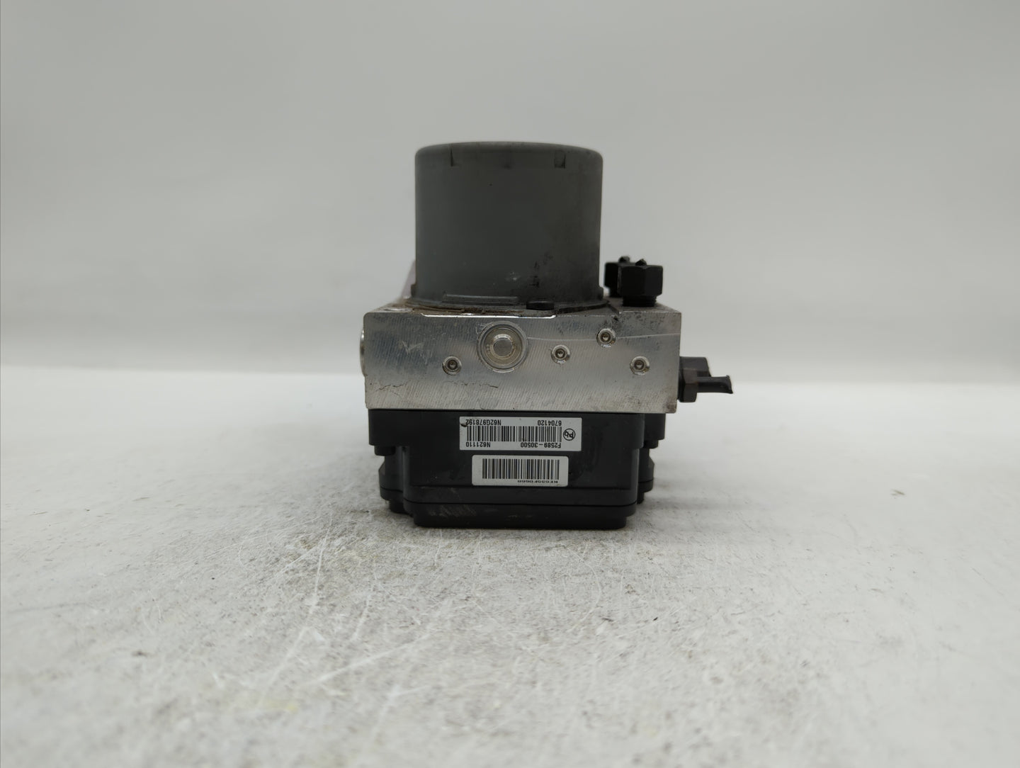 2017-2018 Hyundai Elantra ABS Pump Control Module Replacement P/N:58900-F2500 58920-F2500 Fits Fits 2017 2018 OEM Used Auto 