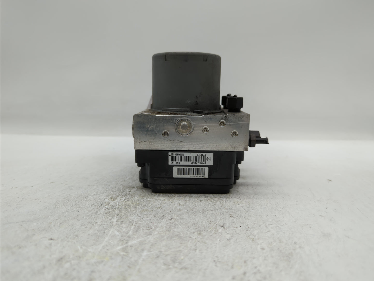 2017-2018 Hyundai Elantra ABS Pump Control Module Replacement P/N:58900-F2500 58920-F2500 Fits Fits 2017 2018 OEM Used Auto 
