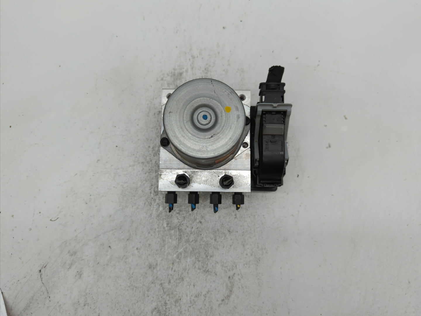 2018 Hyundai Elantra ABS Pump Control Module Replacement P/N:58920-G3350 Fits OEM Used Auto Parts - Oemusedautoparts1.com