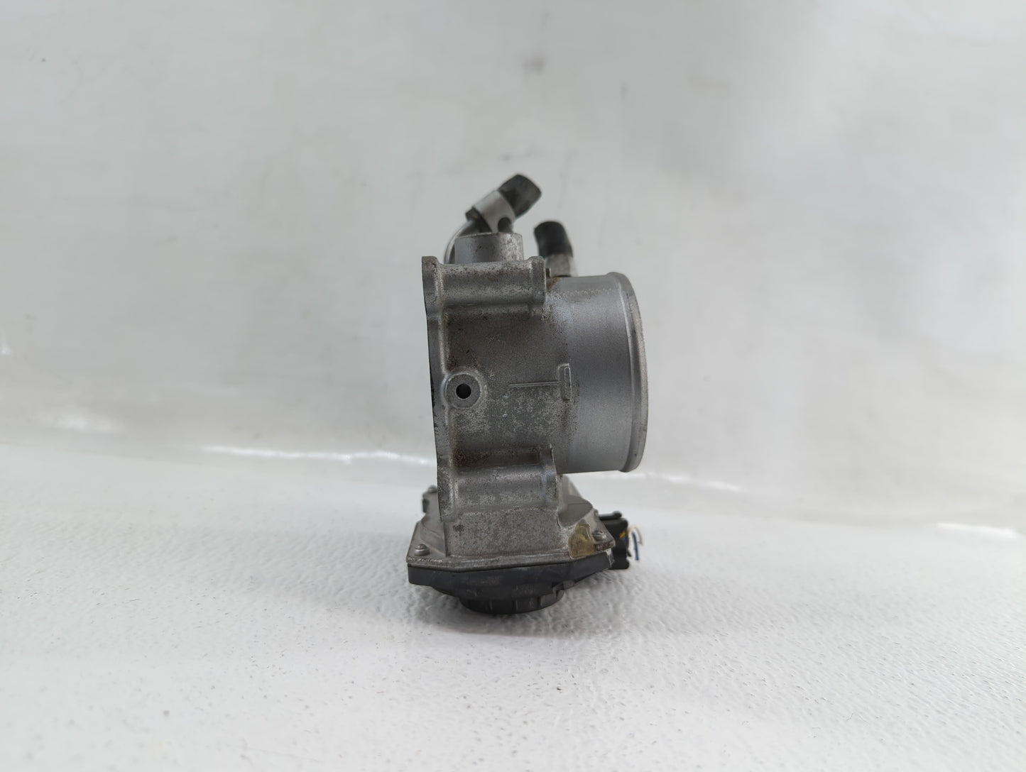 2011-2018 Hyundai Elantra Throttle Body P/N:35100-2E000 1302150124 Fits Fits 2011 2012 2013 2014 2015 2016 2017 2018 2019 OE