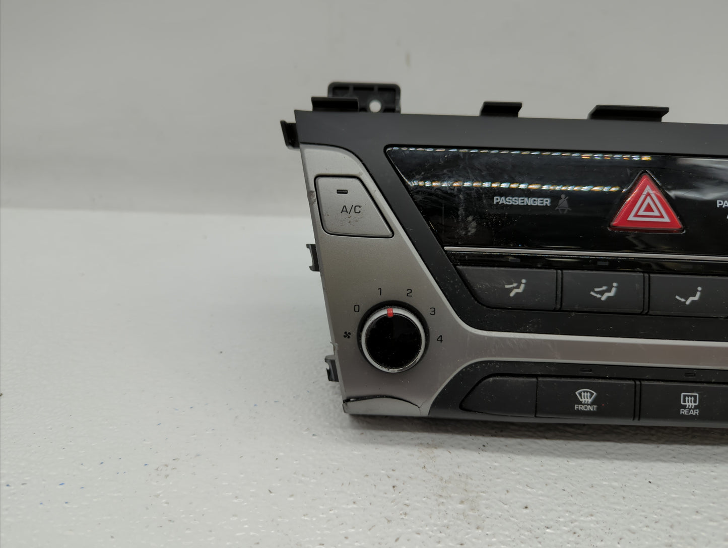 2017-2018 Hyundai Elantra Climate Control Module Temperature AC/Heater Replacement P/N:97250-F20614X 97250-F2AH0 Fits OEM Us