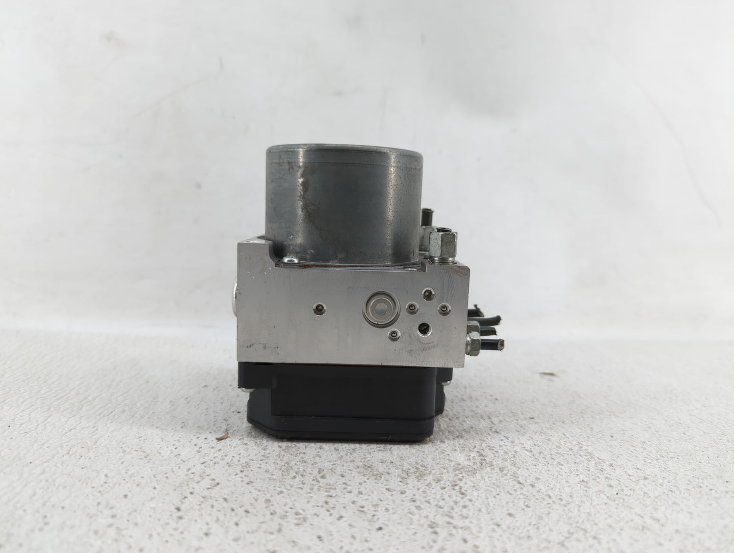 2017-2019 Hyundai Elantra ABS Pump Control Module Replacement P/N:58900-F2500 58920-F2500 Fits Fits 2017 2018 2019 OEM Used 