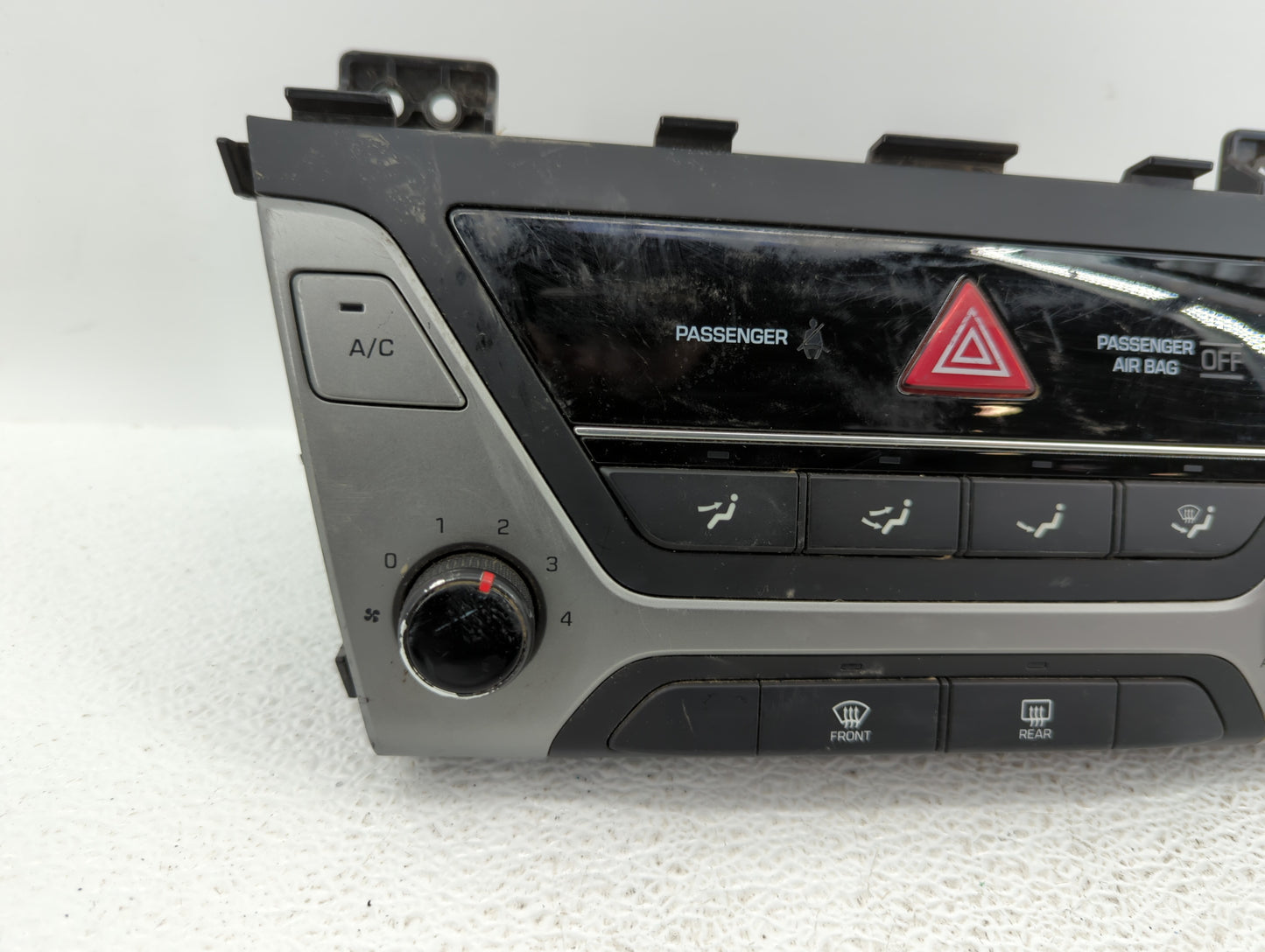 2017-2018 Hyundai Elantra Climate Control Module Temperature AC/Heater Replacement P/N:97250-F2XXX 97250-F20614X Fits OEM Us