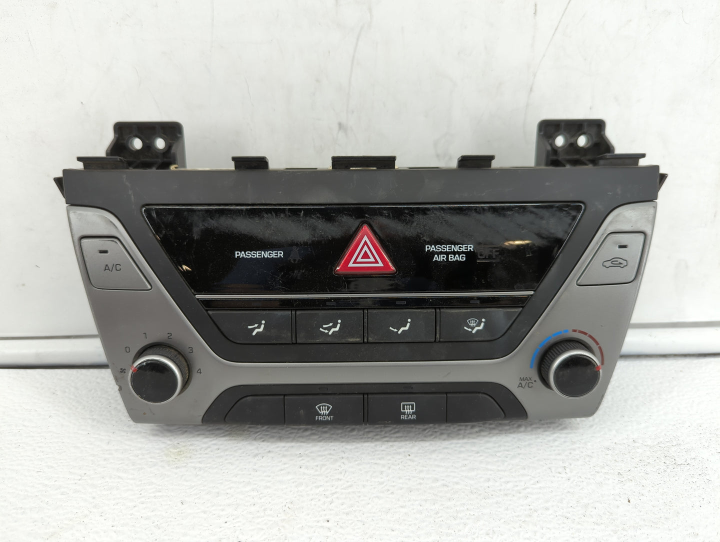 2017-2018 Hyundai Elantra Climate Control Module Temperature AC/Heater Replacement P/N:97250-F2XXX 97250-F20614X Fits OEM Us