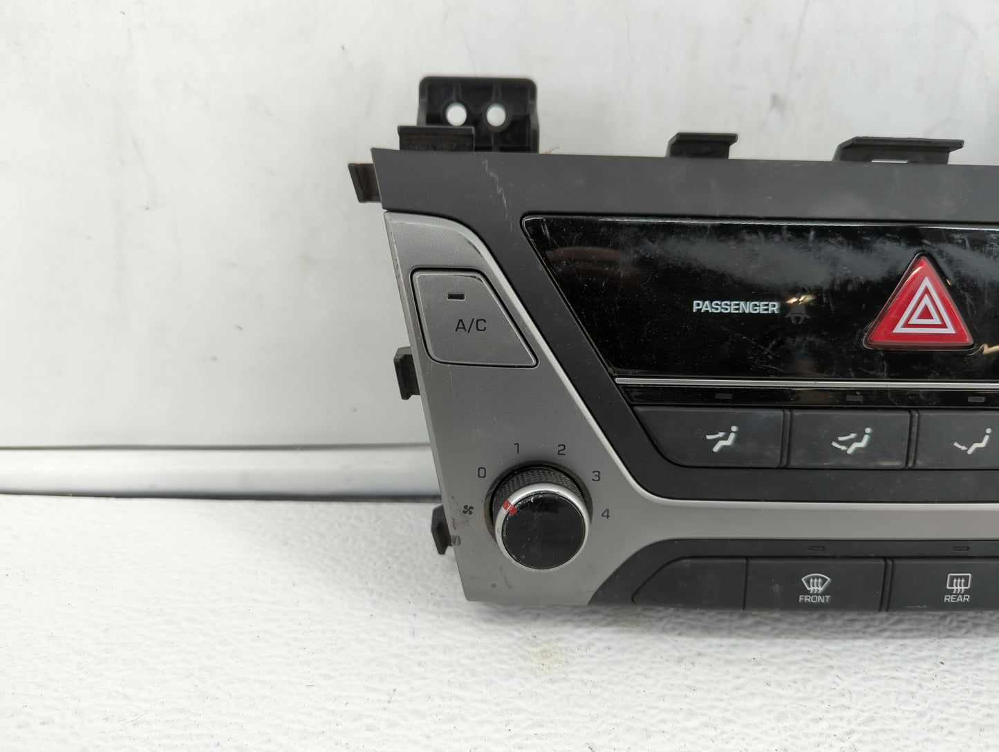 2017-2018 Hyundai Elantra Climate Control Module Temperature AC/Heater Replacement P/N:97250-F2XXX 97250-F20614X Fits OEM Us