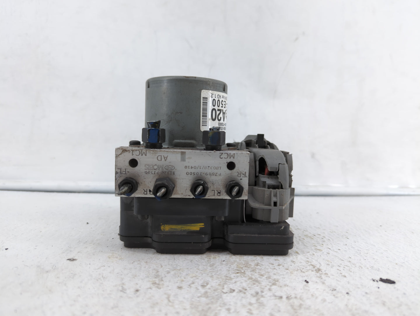 2017-2018 Hyundai Elantra ABS Pump Control Module Replacement P/N:58900-F2500 58920-F2500 Fits Fits 2017 2018 OEM Used Auto 