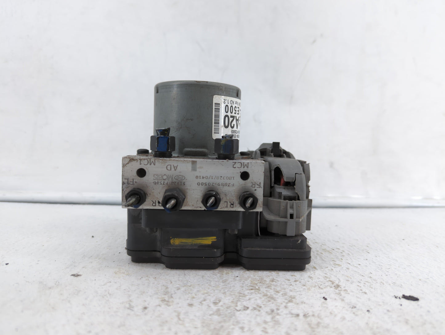 2017-2018 Hyundai Elantra ABS Pump Control Module Replacement P/N:58900-F2500 58920-F2500 Fits Fits 2017 2018 OEM Used Auto 