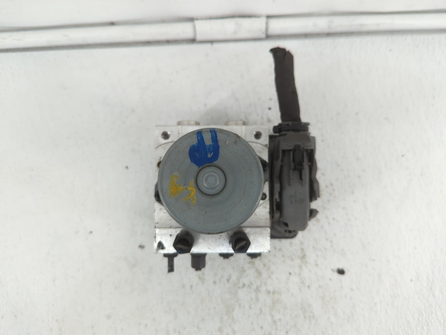 2017-2018 Hyundai Elantra ABS Pump Control Module Replacement P/N:58900-F2500 58920-F2500 Fits Fits 2017 2018 OEM Used Auto 