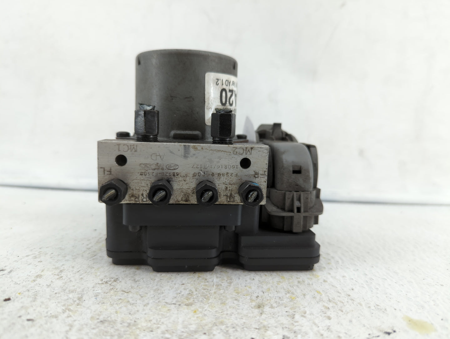 2017-2018 Hyundai Elantra ABS Pump Control Module Replacement P/N:58900-F2500 58920-F2500 Fits Fits 2017 2018 OEM Used Auto 
