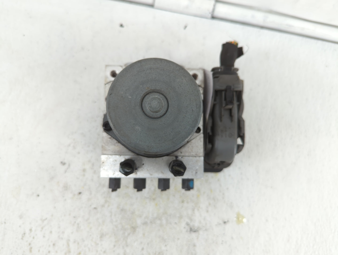 2017-2018 Hyundai Elantra ABS Pump Control Module Replacement P/N:58900-F2500 58920-F2500 Fits Fits 2017 2018 OEM Used Auto 